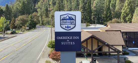 Oakridge Inn