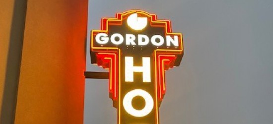 Gordon Hotel – Blade Sign Lit